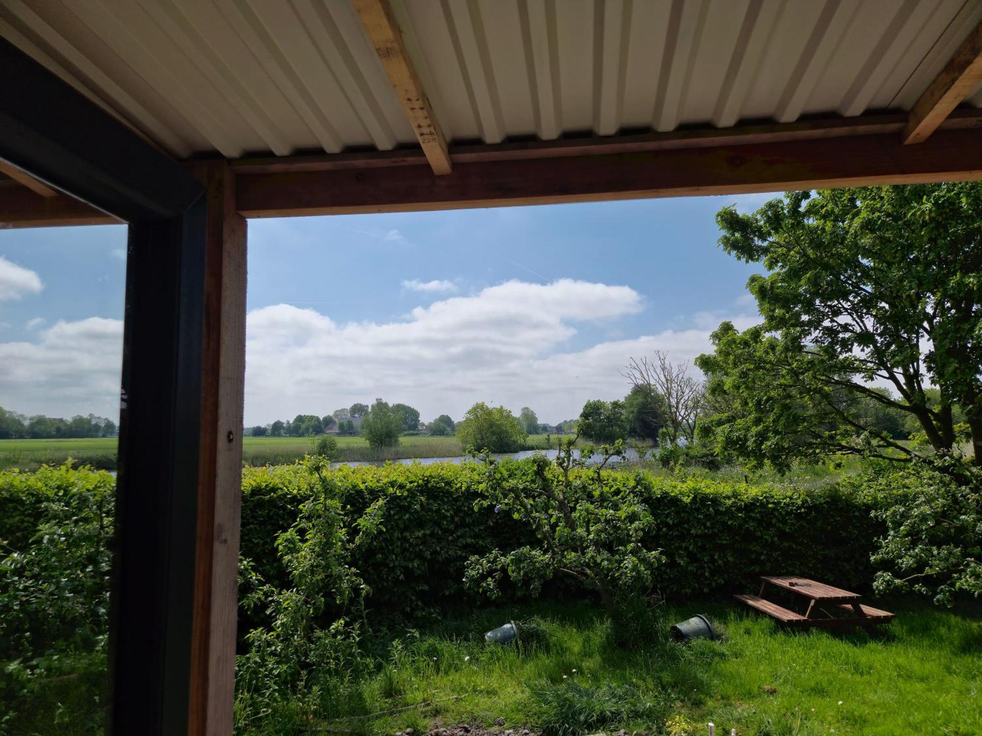 Aan De Ee